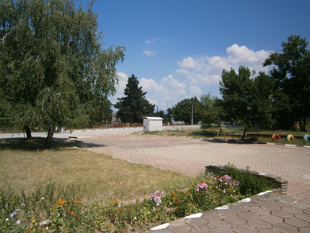 Агриада купува и продава земеделска земя в Голям дол