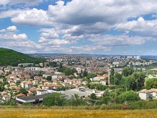 Агриада купува земеделска земя - цели имоти и идеални части